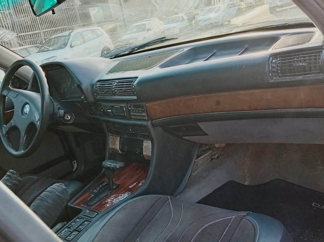 للبيع
سلام عليكم  
بي ام 735   تبريد ثلج  اني شرعي سنويه لل 2031
كير شرط محرك شرط سياره بلادي صبغ جمالي فقط احلا من صور مكانها موصل سعر 55 وبيها مجال نتصل ودلل *********** بي واتساب هم
