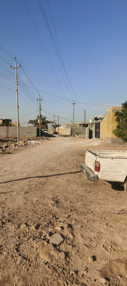 قطعه ركن زراعي للبيع
المساحه 450 
مدفونه وجهازه تبعد عن الشارع العام 
150متر طريق أبو لماش مقابل شارع حي العدل 
مقابل سكله علاء طراد أبو السراميك 
الاستفسار ***********
