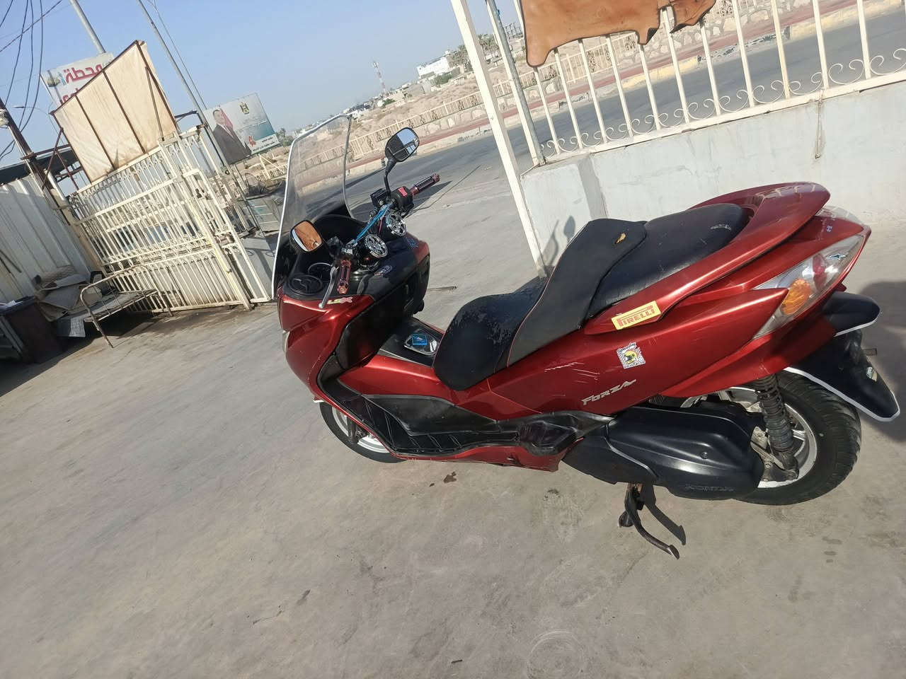 صفر عشره مكفولة كير شغال
تايرات جداد 
قايش جديد  
اربع سماعات ابيثري

عندي راديتر مو شي 
ولتريشه اليمنه مكسوره 
العنوان ديالى *********** وتساب

