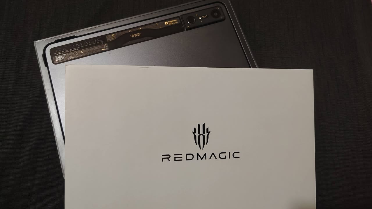 🔥 للبيع RedMagic Nova – نسخة ((((512GB)))) 🔥
📱 الجهاز: RedMagic Nova Gaming Tablet

💾 الذاكرة الداخلية:512GB

🧠 الرام: 16GB + إمكانية التوسعة الافتراضية

⚡ المعالج: Snapdragon 8 Gen 3

🎮 أداء قوي وسلس بأعلى فريمات ومخصص للألعاب الثقيلة

🖥️ شاشة كبيرة وسلسة وممتازة للألعاب والمشاهدة

🔋 البطارية: 10,100mAh

❄️ نظام تبريد مخصص للألعاب

🔊 ستيريو وصوت قوي

الجهاز غني عن التعريف والي ناوي يشتري يعرف شنو مواصفاته

✨ حالة الجهاز:
الجهاز نظيف جداً جداً، اخو الجديد، وما بيه ولا شخطة ، ومحافظ عليه بشكل ممتاز.

📦 الأغراض كاملة:
✅ التابلت
✅ الشاحن الأصلي 80W
✅ الكيبل الأصلي
✅ الكارتونة الأصلية الخاصة بالجهاز
✅ أغراضه كاملة + كڤر حماية مجاني

💰 السعر: 800,000
 اكرر هذا نسخة ال(512GB) مو 256

 الجهاز نظيف جداً ومناسب للي يريد جهاز Gaming قوي بدون وجع راس.

العنوان //بغداد .. الحرية.. دور نواب الضباط

📩 للجادين فقط، اتواصل او اتصل على الواتساب ، فيس مامتواجد وهذا رقمي نورني 👇🏻🌹

    ***********
