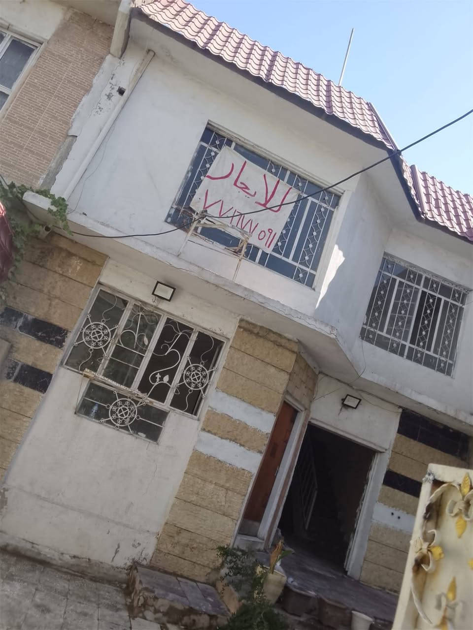 بيت طابقين للايجار في حي الرفاق منطقة الرفاق قرب مسجد الكوثر ٣ غرف نوم واستقبال وصحيات ومطبخ وكراج سيارة وحديقة مساحته ١٧٥ متر السعر ٤٠٠ الف للاستفسار :
***********
