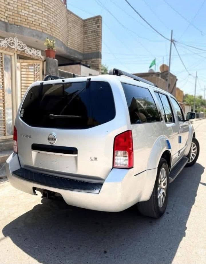 السلام عليكم
نيسان باتفندر 2010 للبيع 

فول مواصفات فئه ال LE غني عن التعريف

 وارد امريكي  

بغداد بسمي 

كير محرك تبريد خير من الله 

7 راكب 

3 قطع تبريد ❄️

فتحه سقف طكتين 

كشنات كهربائيه جلد 

بصمه ابواب 

كامره خلفيه 

تدفئه بالكشنات +تدفئه بالستيرن 

محرك 6 سلندر 4000 ✈️

السعر 107 وبيها مجال 

رقم الهاتف ***********

***********.
