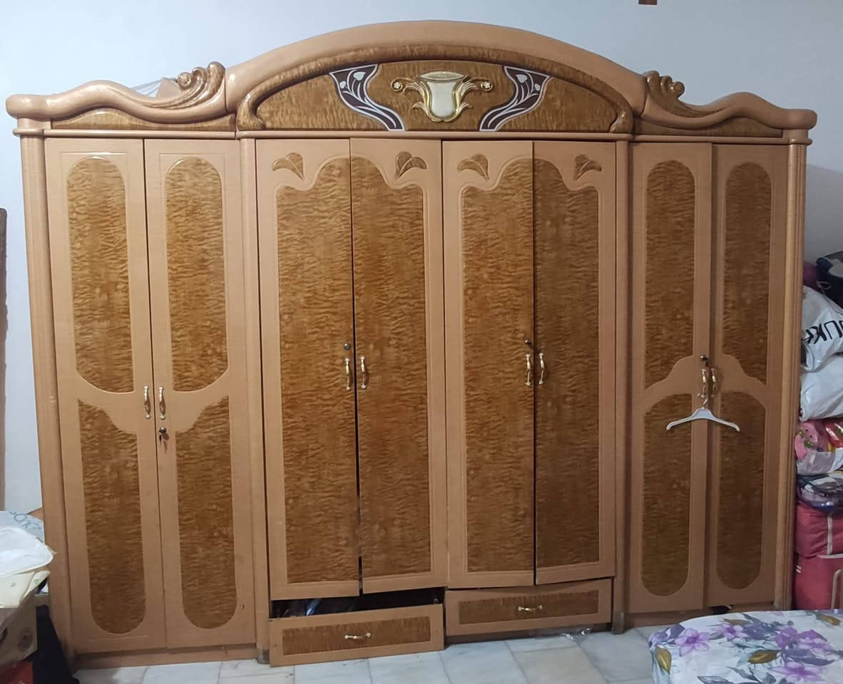 غراض للبيع واكو بعد وياهن ***********

