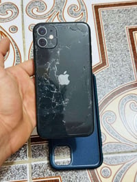 ايفون 11 • ٢٥٦ جيجا • ظهره مكسور