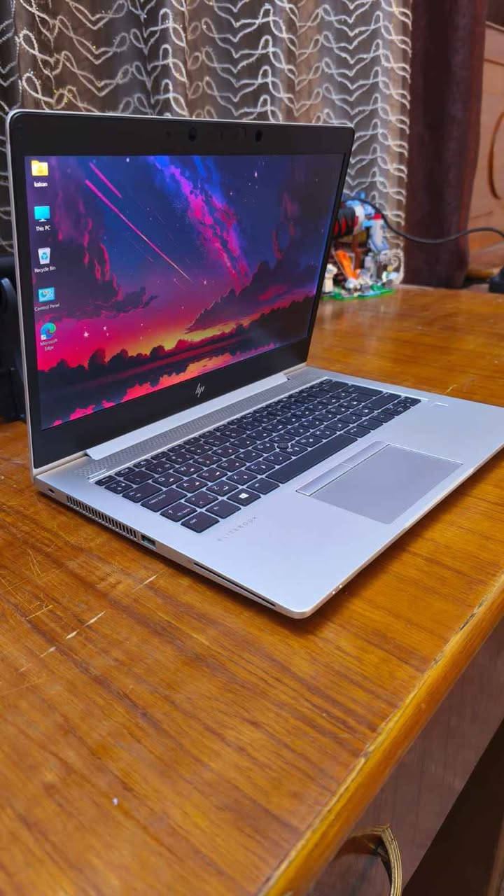 ماركه HP اللوكو الجديد

المعالج (CPU): AMD Ryzen 3 PRO 3300U .

الذاكرة العشوائية (RAM): 8GB DDR4.

التخزين (Storage): SSD بسعة G256

كارت الشاشة (GPU): AMD Radeon Vega 6 G

الشاشة: بحجم 14 بوصة بدقة Full HD

البيسي نضيف ويحتوي على العلامة الجديدة للhp ممتاز للتصفح والقرائة يحتوي على شاشة الخصوصية ويشغل العاب متوسطة 
المكان الدوره ابوا طيارة 

السعر 350 الف دينار عراقي 
للاستفسار *********** بغداد, العراق
