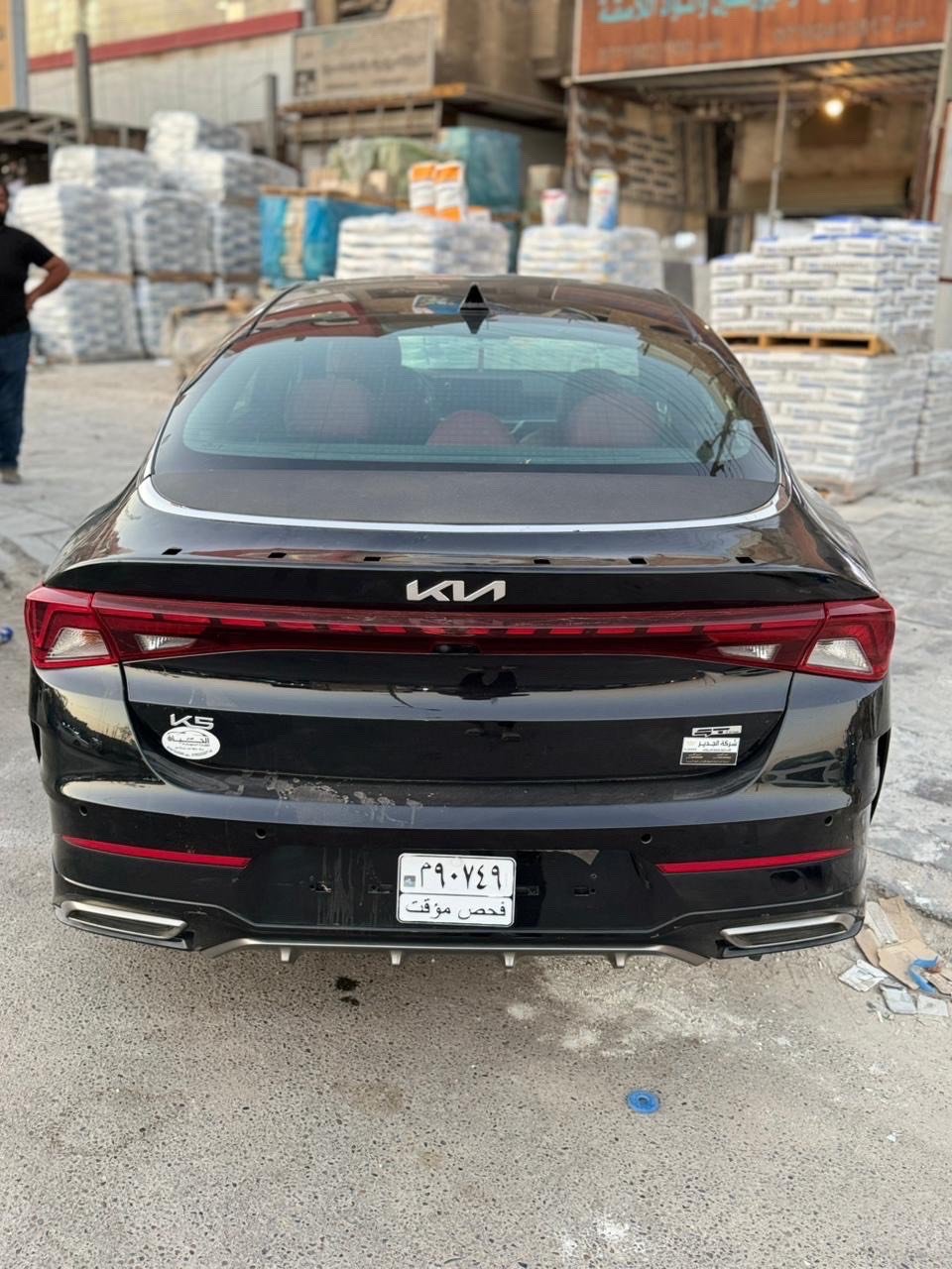 السلام عليكم 
k5 
GT line 
داخل احمر كي فايف 2024 جي تي لاين فول الفول محرك 1.6T المرغوب داخل احمر حادثها صندوق فقط من امريكا وحافة الجاملغ الخلفي عكس السايق وصار بيها حادث هنا حافة البنيد والجاملغ جهة السايق البنيد صبغ بدون تبديل و الجاملغ بارد فقط ماشيه 64 مايل سيارة نظيفة جداً تحويل مباشر
السعر160 وبيها مجال 
مكان السياره بغداد للاستفسار الاتصال او واتساب ***********