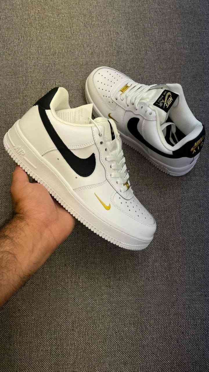 Nike Air force 1 🔥💯
ماستر كوالتي ✅ 
للحجز خاص او واتساب 
متوفر توصيل لكل العراق 5 
***********
البيع مفرد
