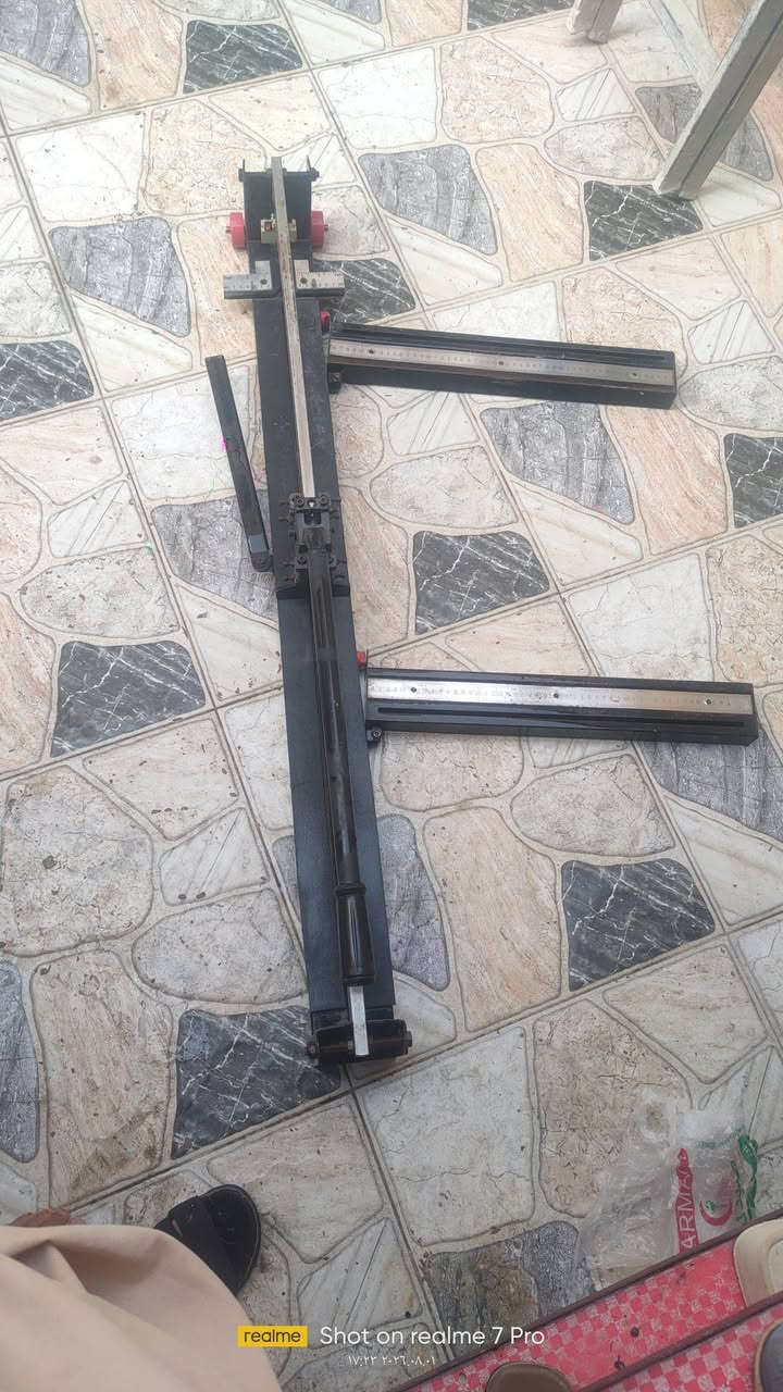 قاطعة للبيع طول متر نضيفه جهازه سعرها 80 وبيها مجال ***********

