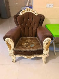 تخم ملكي للبيع ١٢ مقعد مع كوشات بدون اي ضرر سعر ٢٥٠الف مكاني زيونه   0...