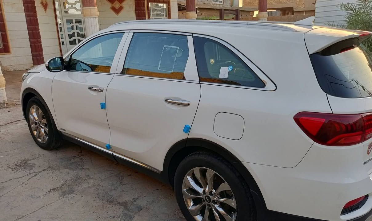 السلام عليكم سورنتو 2020 فول مواصفات 1/1 رقم بغداد نكليزي ماشيه 95 السعر 245
المواصفات
محرك 6 سلندر 
خمس كامرات محيطيه
الكشنات الامامي تدفئه وتبريد
الكشنات الخلفيه تدفئه 
3 قطع تبريد أشاره ترحيب عند الاقتراب
أشاره ترحيب بالدوسات
جنطه ذكيه
حساسات امامي وخلفي
 بانوراما 7راكب
فور ويل دفع رباعي
بردات خلفيه 
العنوان التاجي /
موبايل ***********
موبايل /***********

نص مكتوب في الصور:
- WOW