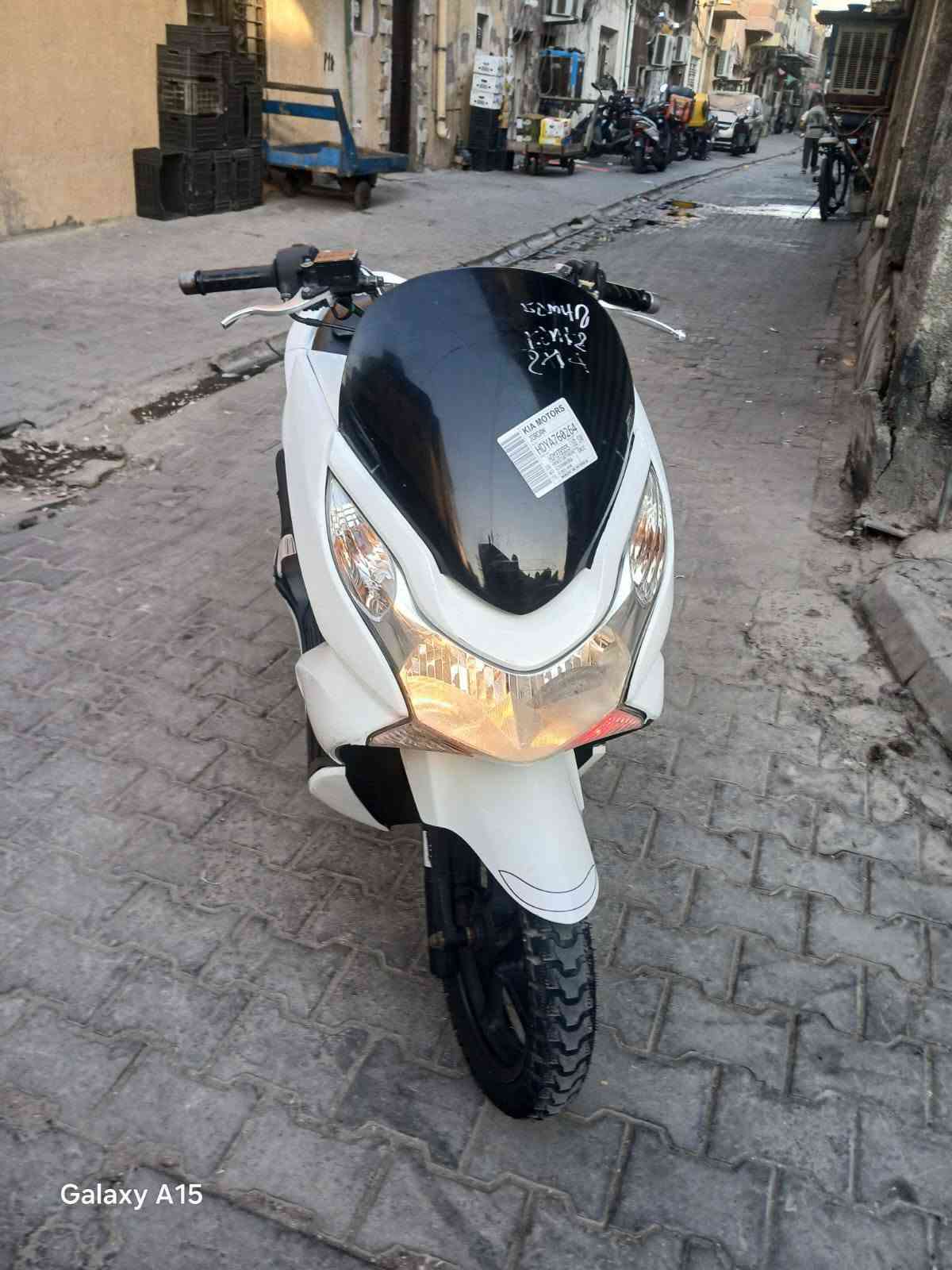 دراجه pcxجيل اول ياباني الاصلي دراجة  كلها ابلاديه شرط النضافه دراجة مال رمبه مال معرض المديل 2016 ماخذها رمبه اوراق المعرض موجوده يعني مو مال شارع السعر مليون و400الف 
حساس ازدحام كفاله عامه الدراجه على ايدي شوفت عينك ياباني الاصليJF جديده مكاني بغدادالكرخ اي استفسارالاتصال على رقم***********
