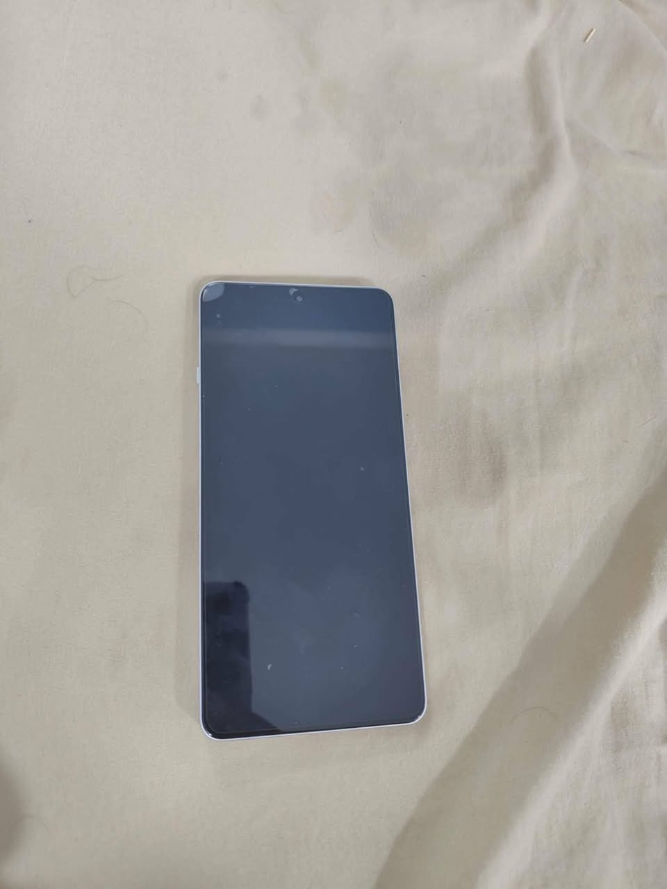 سلام عليكم
OnePlus 13r 
ذاكره 512 / 16
عالمي
بطاريه 100
نظافه 100
ملحقاته شاحنه اصليه و كفر 
مكاني نجف 
سعره 525
*********** واتس اب
