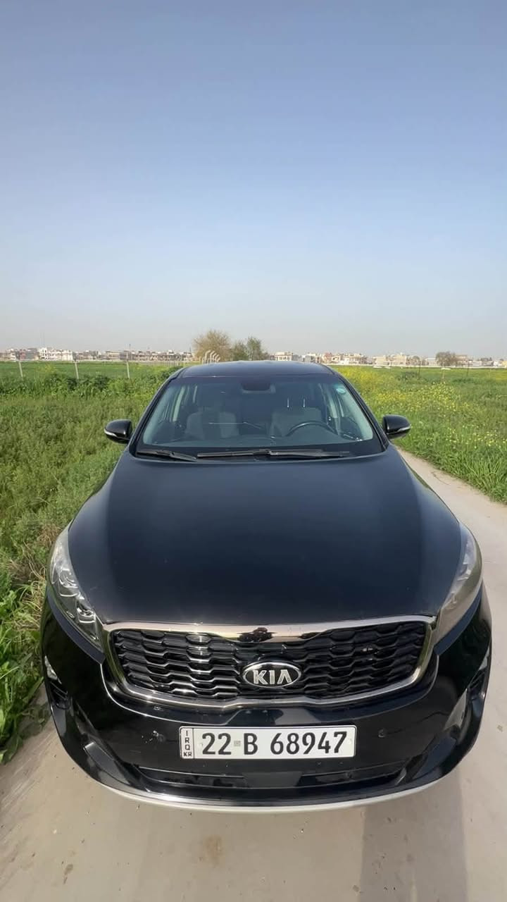 السلام عليكم سورنتو موديل2019 لون اسود سنويه جديد كاربون بيها السياره 7 راكب سياره نشطه ونظيفه الضرر بيها بس جاملغ واحد أنطيك شرط محرك وكير وشرط التحويل والسياره بسمي السعر 160 وبيها مجال لطيبين 
التواصل على الرقم: ***********
