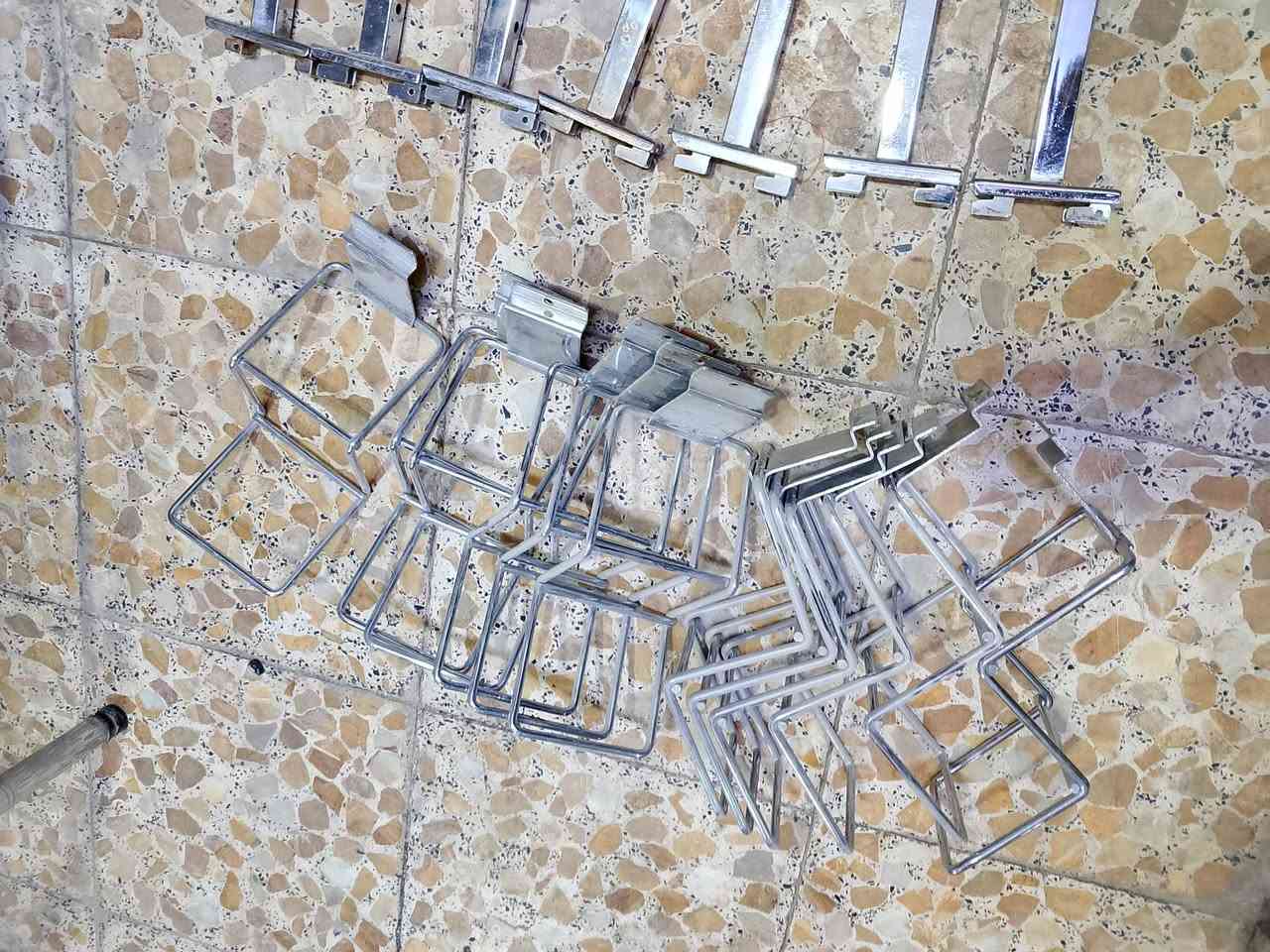 للبيع
غراض محل 
تعاليك  خرز. عندي عدد هواي 
تعاليك اذرع   عندي عدد هواي
سلات متحركه  عدد 5
مليكانات نسائي عدد 9
مليكانات نسائي نصف. عدد 4
مليكانات اطفال  وشبابي
مليكانات. رجالي عدد 2
ميز جام. عدد 2
ستاند. اكسسوارات 

مكاني بالنجف 

***********
