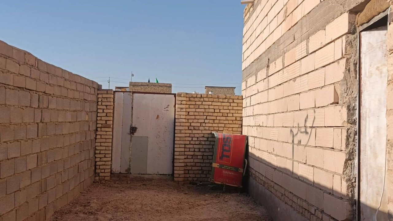 بيت للبيع • قرب مطعم العزائم • ٢٠٠م