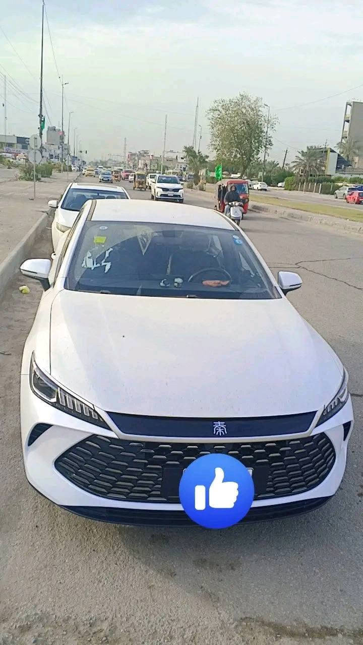 من رخصت مدير الكروب المحترم السلام عليكم بي واي دي كن بلاص ٢٠٢٥ السياره جديده مكفوله كفاله عامه   داخل زيتوني كل غراضهه موجوده حتى الكارت  الاتصال*********** مكان بغداد

