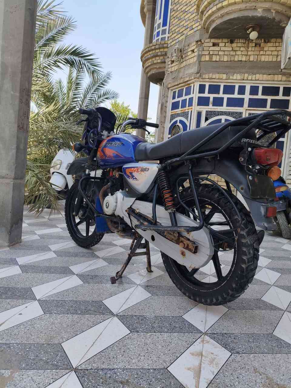 السلام عليكم
بوكسر جبلي ٢٠ 
اوراق اصويله باسمي 
بيه شويه نواقص من تراسل اكلك بيهن 
سعرها ٨٥٠ قفل 
العنوان بصره الدير 
رقم ***********
