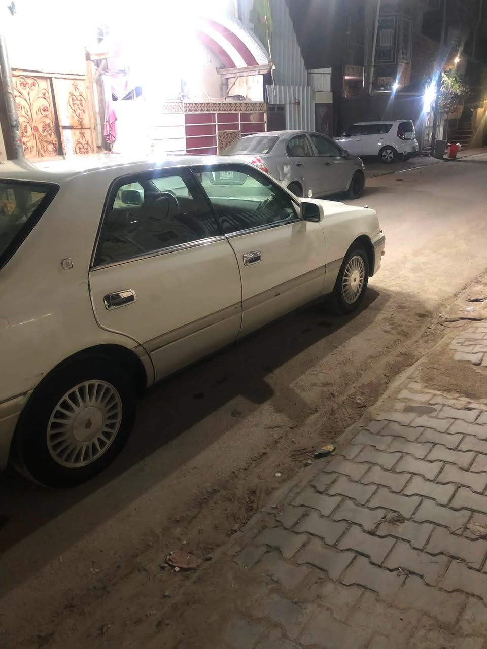 السلام عليكم راس الثور فلات كصتين للبيع تحوير نجف فوك وجوه فتحه  حداديه جديده مكينه3000 تبريد شغال رقم انبار انكليزي كبل ب اسمك السعر٧٤ وبيها مجال ومراوس حسب القناعه ***********
