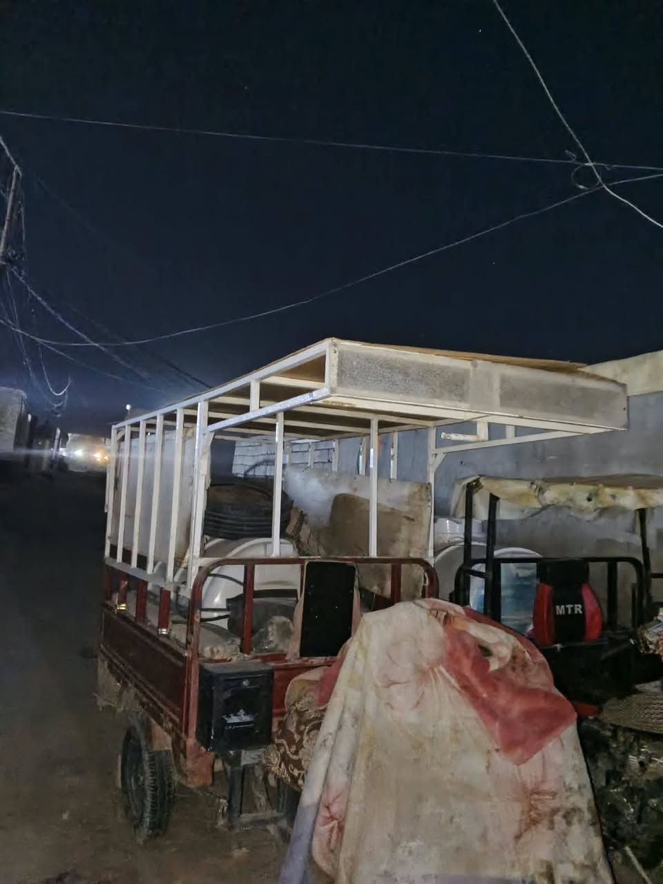 محجر لبيع نضيف سعره 100 وبي مجال ***********
