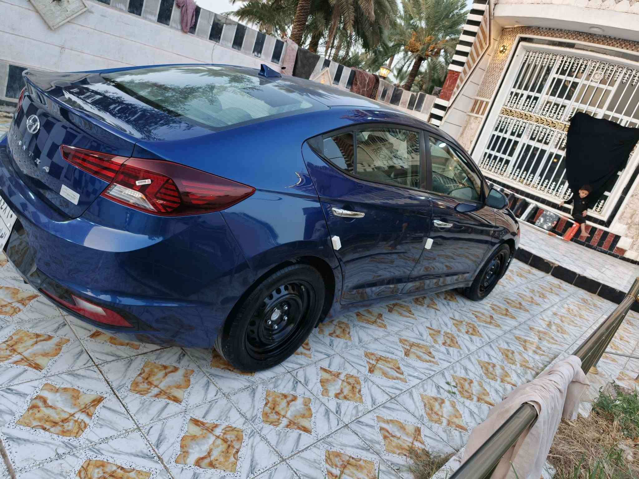 النترا2019وارد امريكي حاذث مرفق بلمنشور او بيه قطعتين كلير ايرياكات سليمه ماشيه 150مكينه2000دوش سنويه بعد شهرين او تصقط تحويل وكاله مضمون سياره جديده او احله من الصوره
 كير مكينه حداديه تخم تاير تبريد كله بشرط السعر98هاتف***********
