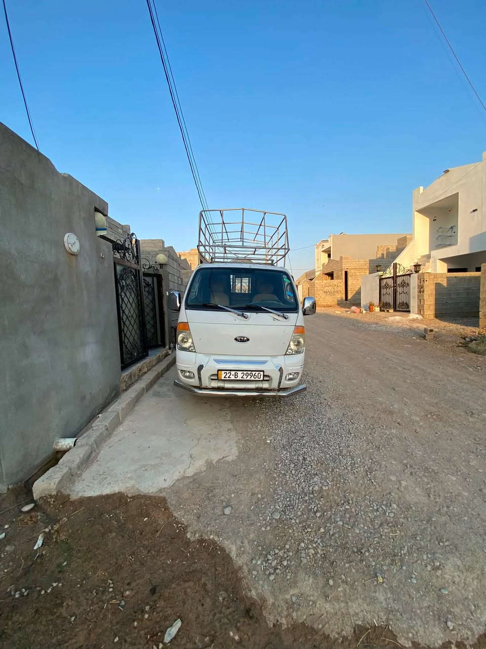 كياي موديل ٢٠١١بوفروشتن بي سبوغ و بي لي دران  هيجي نيه.  هه موشتيكي به شه رت  مه كينه ي تازه ته حميل كرايته وه. بي كيشه يه  
***********
