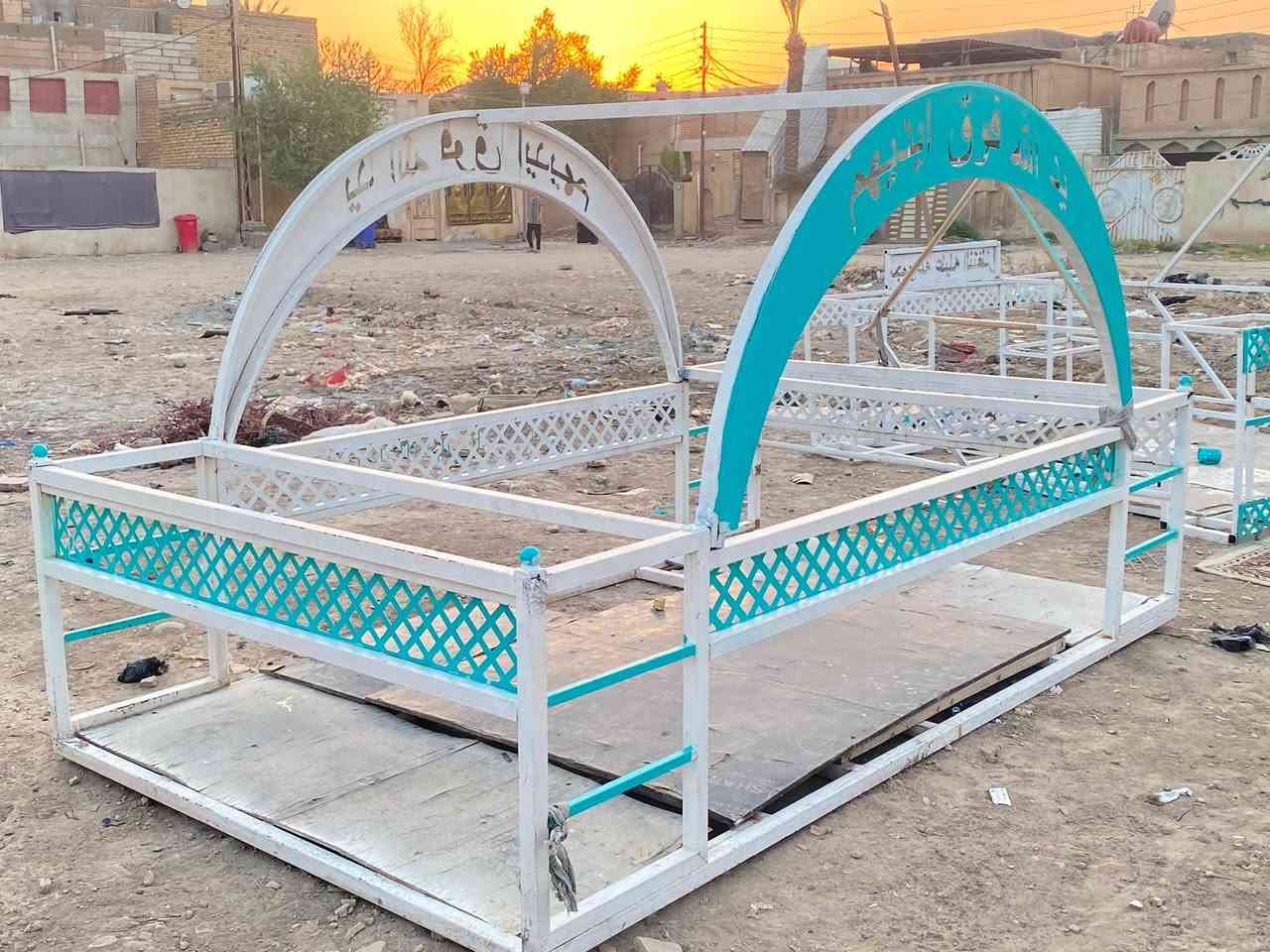 السلام عليكم
سيبايات للبيع العدد (3) 
شغل درجة اولى حديد ثقيل نضافة 100%

تواصل ع هذه رقم ***********
