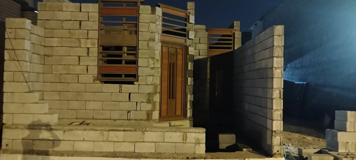 هيكل واصل لسقف طابو زراعي عراقي بي وكاله من المحكمه الو الخصيب البهادريه شارع المفقس مساحه 110 يحتوي على غرفتين نوم وطبخ وصاله وديوانيه سعر 55 وبي مجال *********** البصرة, العراق
