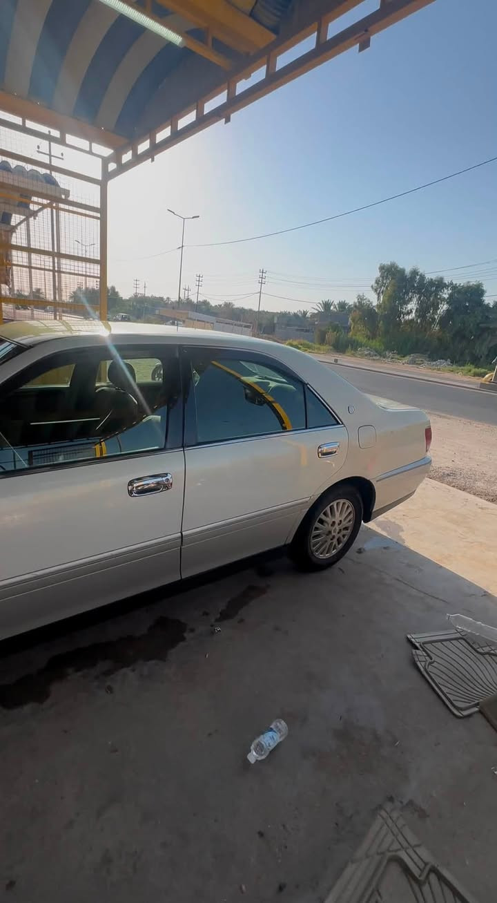 ملكة موديل 2001
رقم كركوك انكليزي قرار 48 شرط المداور وين ميعجبك 
مكينة vvt
دكمتين 
تحويرة امارات فوك وجوة
مكفولة من الكصة والعيب الشرعي
بيها ضربة بسيطة بالجاملغ الخلفي 
حدادية جديدة + تايرات جدد

السعر 125 وبيها مجال بسيط
العنوان / بابل - كفل

***********
