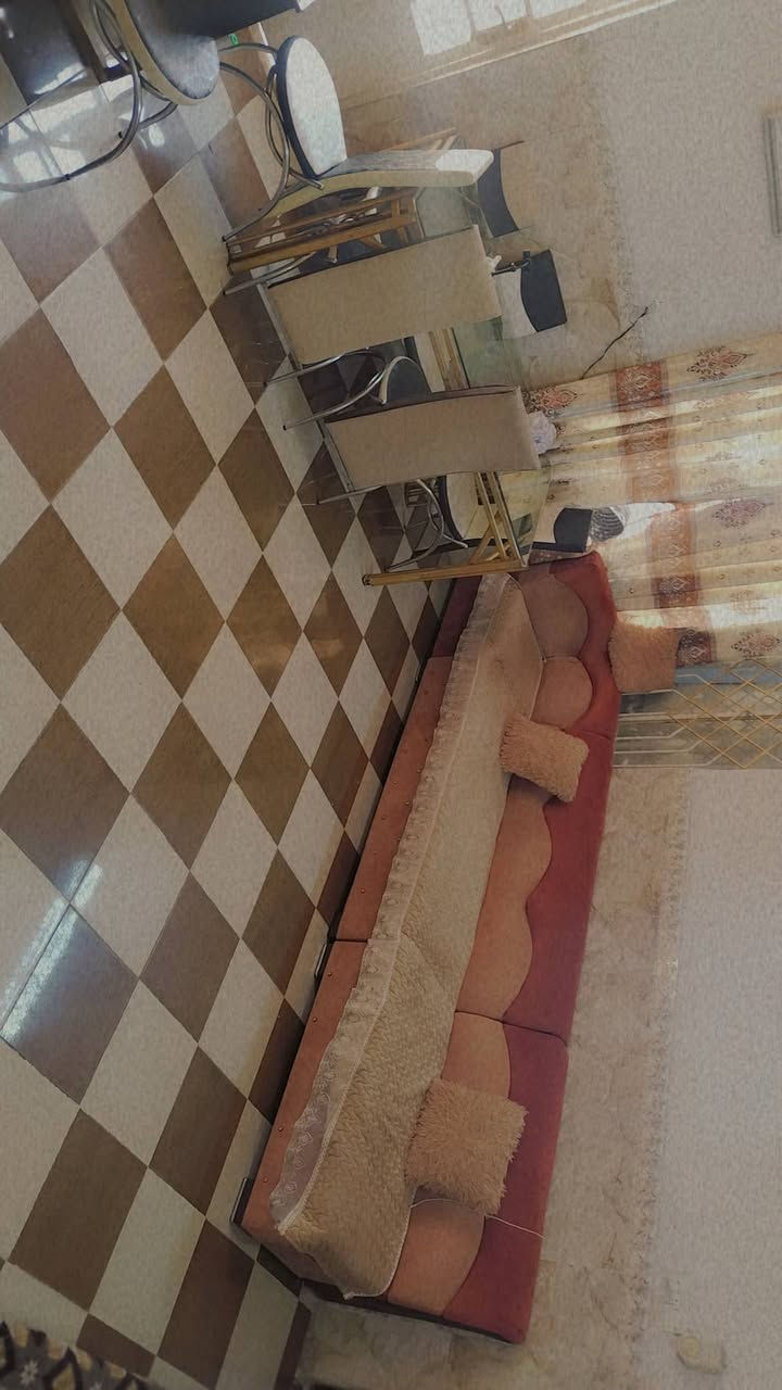 بيت للبيع مساحة 124 شرط تحويل باسم واحد حي العامل قرب جامع الاغاوات
طابق الاول:
 كراج

استقبال

ومطبخ

هول

غرفة نوم

مشتملات

طابق الثاني:

غرفتين نوم

هول

بلكونة 2

مشتملات

للاستفسار مراسلة على الخاص او الاتصال على الرقم

***********

***********
