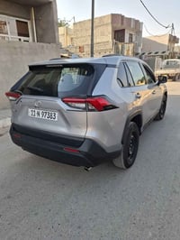 راف 4 موديل ١٩ ماشيه ١٢٠ السياره بدون صبغ وبدون تبديل بارد فقط بدون اي...