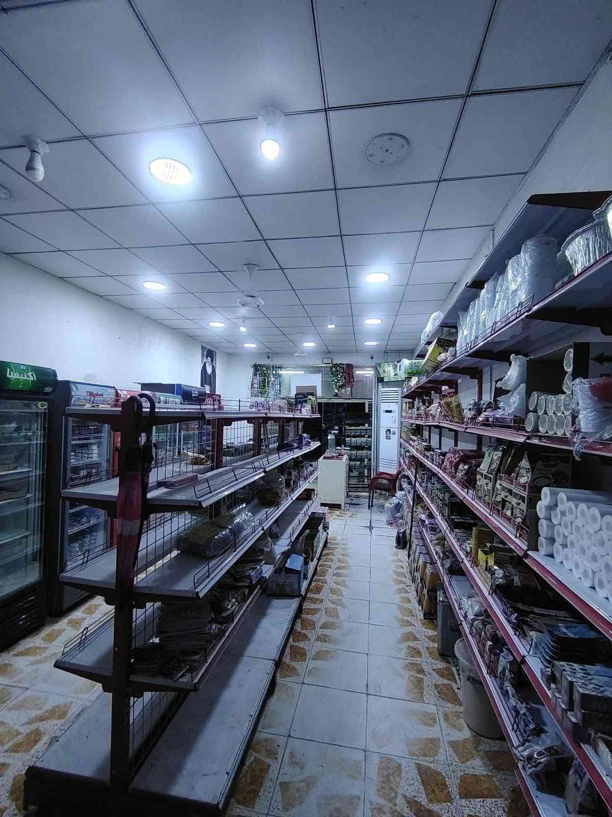 سلام عليكم
محل البيع
الموقع..العارضات شارع شؤن المرأه
يحتوي على ٦ برادات و٢ مجمدات
وبيه سبلت شغال رقم الهاتف
***********
