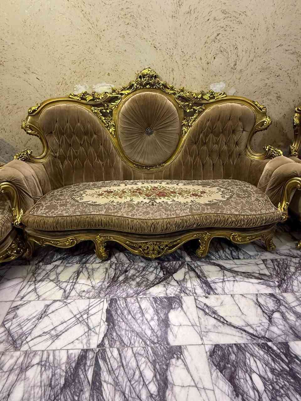 البحري ١٠ مقعد  مع ٢ طبله وطبله وسطيه كبيره 🌹
الجوزي ٧ مقعد ٢ طبله  فقط 😉

مدخل كبير زان مصري 👌

للعلم شغل تزكم استيراد خاص اليه من مصر 

بغداد الزعفرانيه *********** واساب او اتصل للسعر
