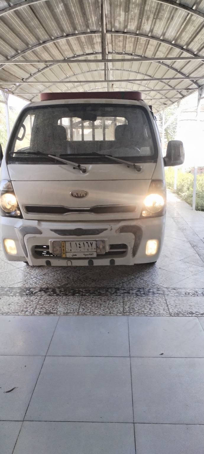 السلام عليكم  عندي كيه حمل للبيع نضيفه وجاهزه كير حداديه محرك تبريد شغال بس قايش بيه بارد قليل بلغد مكفوله من الصبغ مديل 2014 السعر 103وبيه مجال رقم الهاتف ***********
