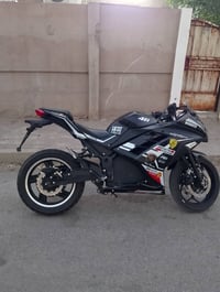 بطح شحن • ٦ باتريات • مسطر