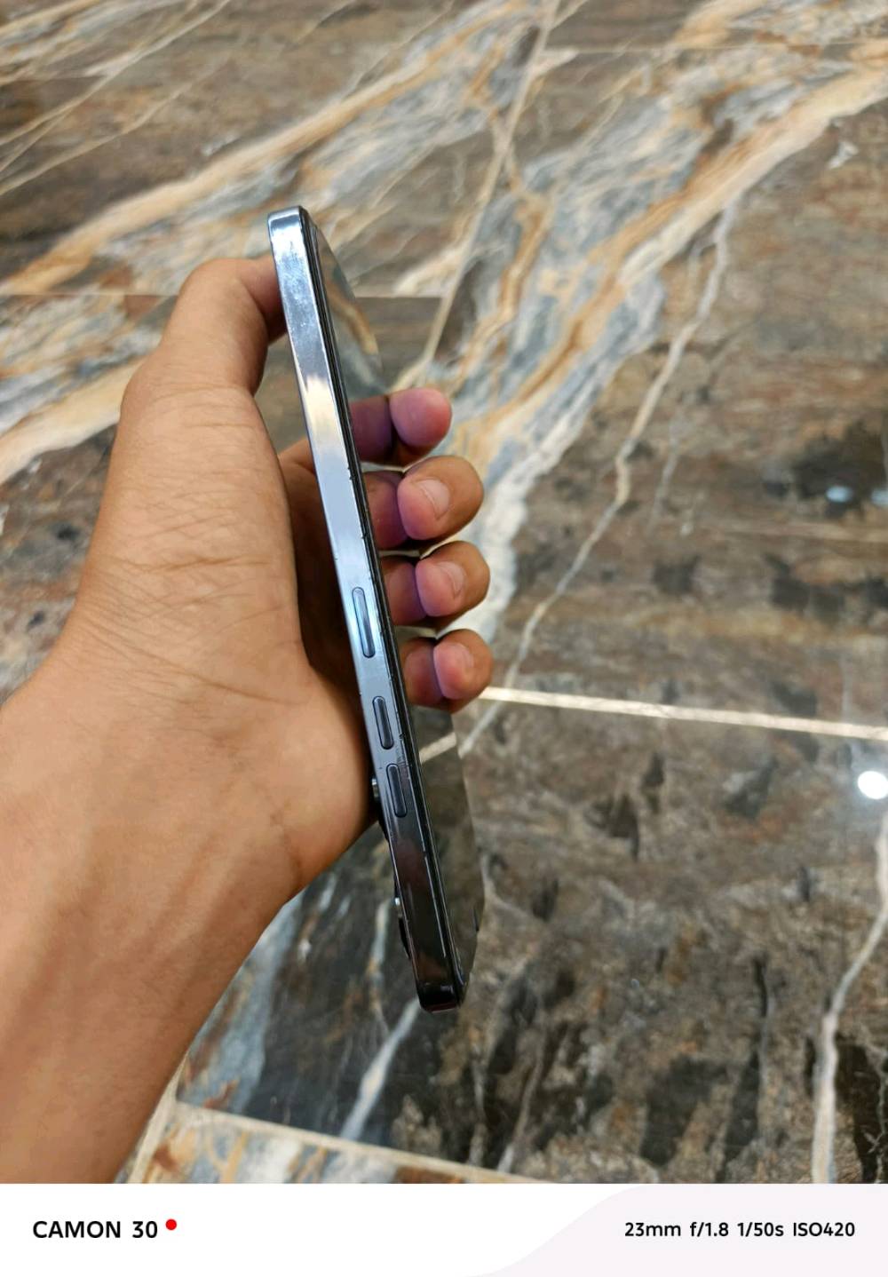 السلام عليكم تكنو كامون 20 برو ذاكرته 256 جهاز مكفول فقط البليته مال الشحن مبدله ما مفتوح الجهاز صافي ونضيف مابي شخط مكاني نجف نداء سعره 160 رقمي *********** بي واتساب إذا مراوس عادي اراوس ونطيك فرق 
