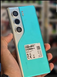 تكنو كامون 40 برو 5G • ٢٥٦/١٢+١٢ • كالجديد
