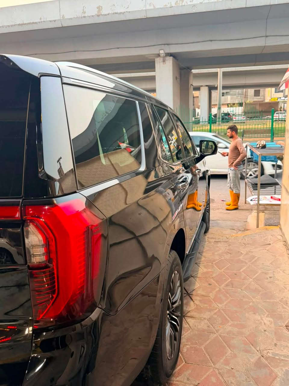 جمسي يوكن الفيشن 2025
خليجي ضمان    
 حجم المحرك 5.3 V8 
 بصمة  
تشغيل عن بعد                     مرقم بصره 
دخول بصمة ذكي 
باب خلفي كهربائي 
مقاعد جلد رصاصي                           
كراسي امامية كهربائية 
ميموري خزن كرسي السائق 
اريل نفكيتر 
حساسات أمامية 
حساسات خلفية 
لايت زينون + LED 
حجم الاطار 20
اشارة في المرايا الجانبية وكهرباء 
‏ABS 
دشبول شاشة ديجيتال 
شاشة Apple Car play 
سماعات سستم صوت شركه BOSE
4 كاميرات 360  
الانارة الداخلية LED  
 مثبت السرعة Cruise 
 المودات والاوامر الصوتية  
مخرج منفذ الطاقة 
فحص نظام السيارة 
تجاوي متحركة 
مثبت مقعد الطفل ISOFIX 
3 قطع تبريد 
أوضاع القيادة Drive Mode 
أوتو هولد Auto Hold 
نظام مانع الانزلاق 
حاملات الأكواب 
السياره مكفوله من الضرر والصبغ بعدها بحاله الوكاله
  مغلفه ppf  
مكان السياره بغداد
***********
