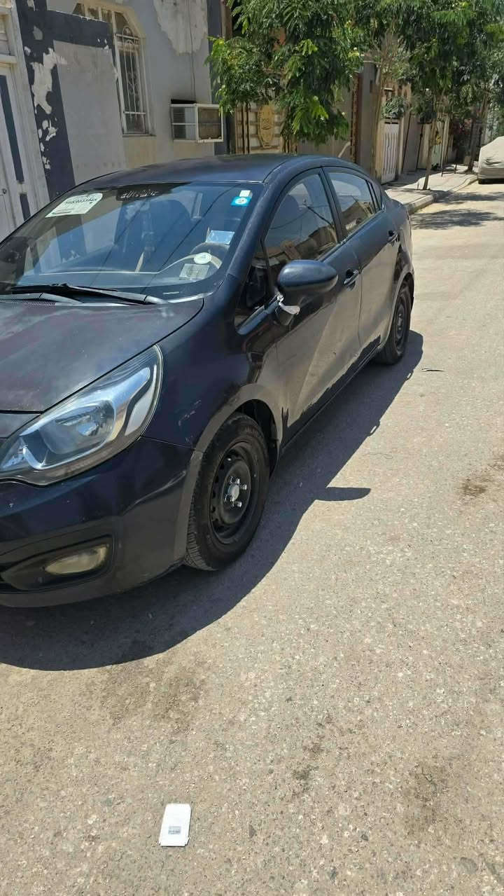 كيا ريو محرك ١٦٠٠ كير اوتماتيك مكفولات رقم مثنى سنيوه جديده لل٢٠٣٠ باسمي مصفره من غرامات رقم الجديد اجنبي تبريد شخال... تصليح عل بارد قليل بل بيبان خاليه من التبديل  سعره ٧٥ ومجاله قليل لليشتري مكاني ديوانيه قضاء الحمزه الشرقي وهذه رقمي***********
