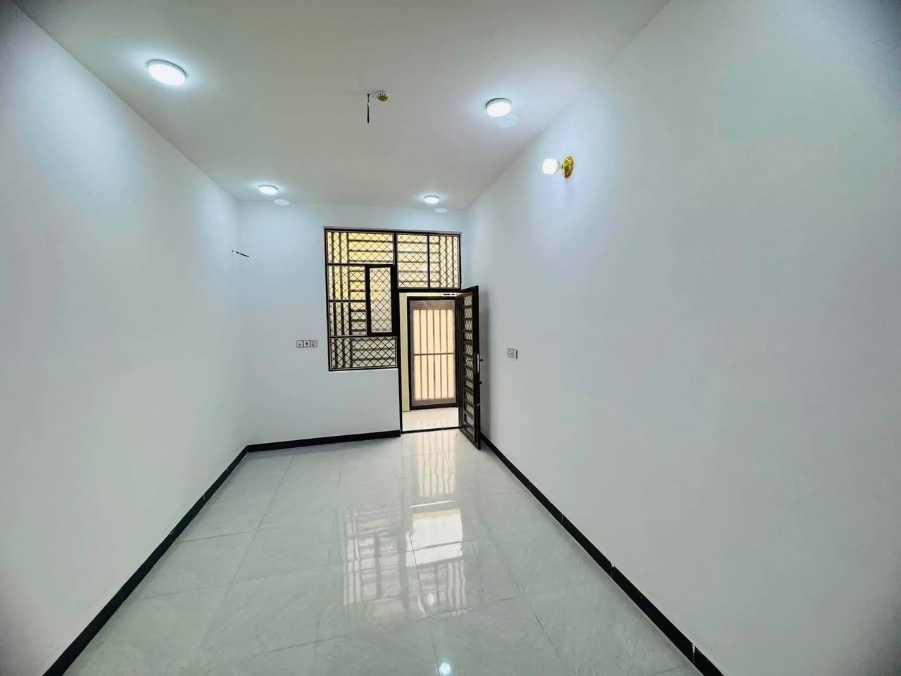 🏠 للبيع دار سكني مميز – حي النداء 
       البيت فارغ  جاهز للسكن 
📍 الموقع: حي النداء – مجمع بيتي الثاني 
📌 قريب جدًا من مجمع الاميرات 
⭐ موقع ممتاز جدًا وسهل الوصول

📐 المساحة: 100 متر
🏢 الدار: طابق واحد
✨ بناء مميز وحديث
🔹 تصميم عصري ومواصفات حديثة
🔹 موقع مرغوب وقريب من الخدمات والشارع العام

💰 السعر: 73مع المجال 

📞 للاستفسار والتواصل:  ***********
