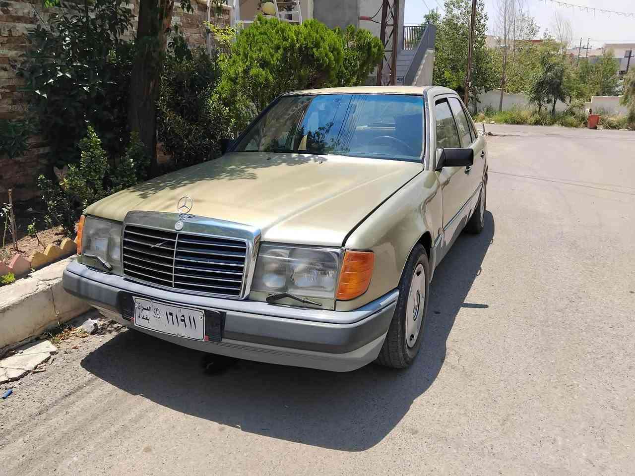 E300 
ئارمی سلیمانی                                                      ئارمەکەی ون بوە کتابی رەسمی بۆ کراوەتەوە
مەکینەی ئەرنەب زۆر مەزبوتە 
کارەبایی هەمووی مەزبوتە 
تایەی تازەیە 
ناوی زور تازەو جوانە 
سەیارەکە زۆر جاهیزە 
*********** السليمانية, العراق
