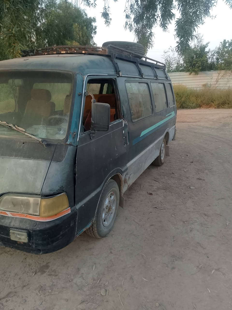 كيا اسيا للبيع كاملة كبل للشارع رقم بغداد سعر 45 وبيها مجال مكان السيارة بغداد الطارمية

نص مكتوب في الصور:
- أدخل النص