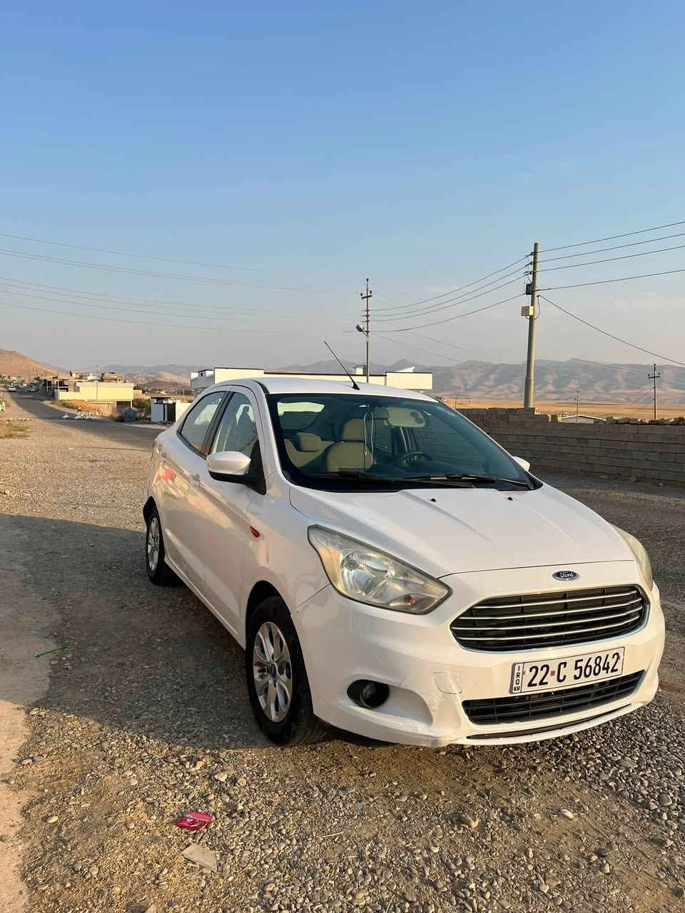 Ford figo 2016
سپی ناو زەردی خلیجی
٤ پستۆن
ویل کرۆم 
دەسک سپی
بلوتوز 
شاشە 
چوار جام کارەبا 
سەنەوی تا ٣١ تازەیە 
گێڕو مەکینەی بە شەرت 
سەیارەکە بێ مەسرەفە 
١٧٠٠٠٠  ڕۆشتوە 
بەس دەرگای لای سایەقی بۆیاخە
 لە سلێمانیە سەیارەکە 
***********
