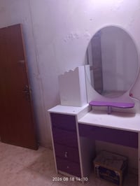 ميز بدون اي ضرر ب 30 ودوشك مظغوط بس جرجف يرادله 40 مكان الدوره 0781458...