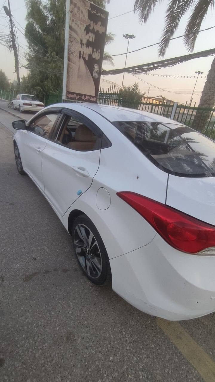 النترا موديل 2014  فول مواصفات
تحكم استيرن ..شاشه .فتحه سياره جهازه من مكينه وكير وتبريد ثلج  بيها باب صبغ وكارت ب جنطه استفسار خاص او اتصال ***********
السعر 110 وبيها مجال
