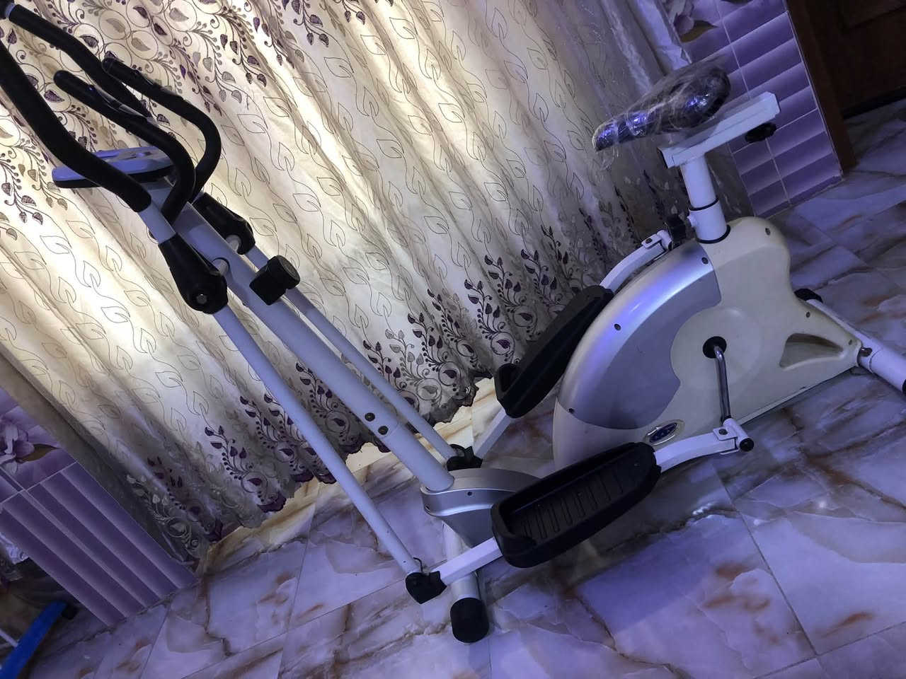 جهاز رياضي • شاشة رقمية • فحص نبض القلب