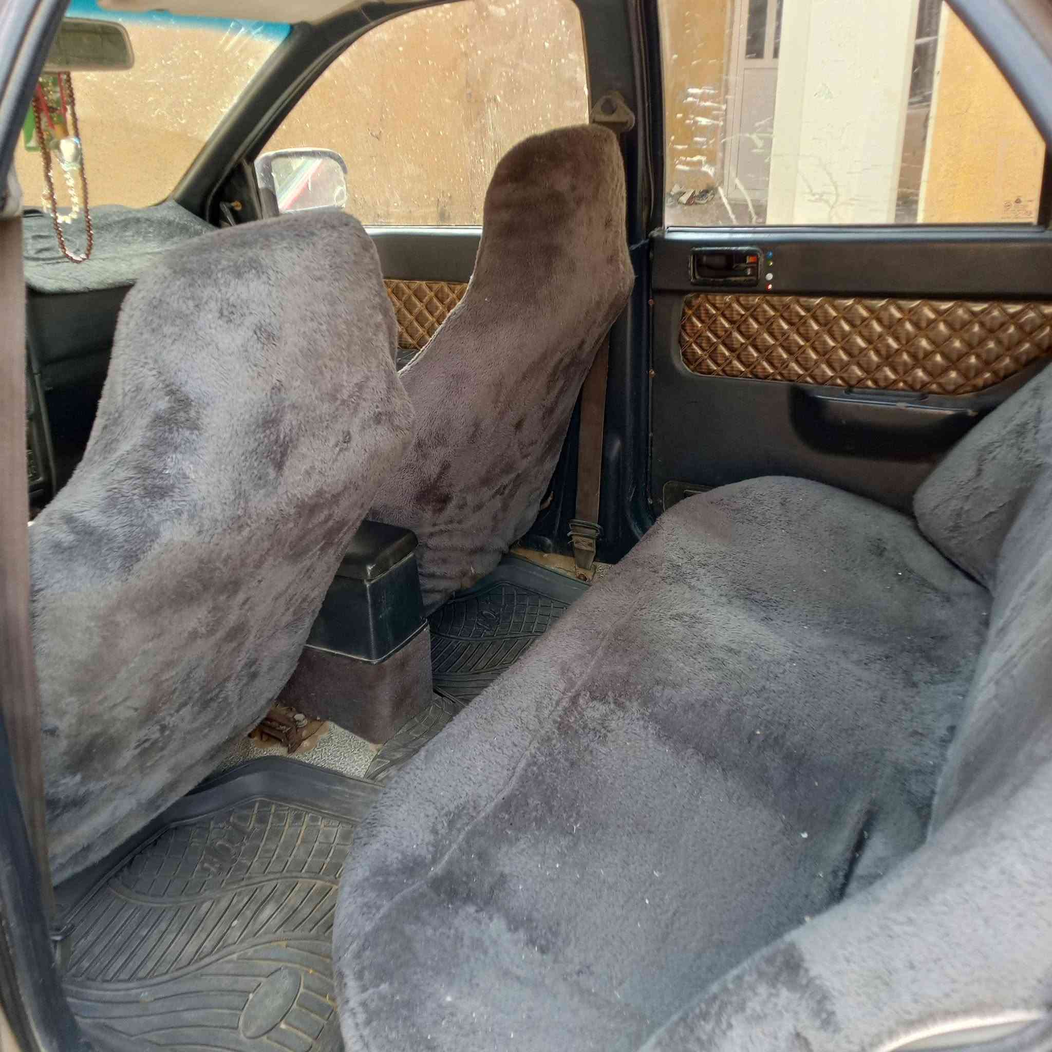 سلام عليكم الانترا مديل 93 مسطره سياره جاهزه من كلشي بس نقص تبريد صدر امامي خلفي جاهز سياره بسمي السنويه ل31 ***********
