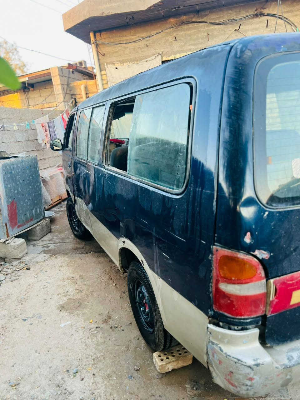 للبيع موديل ١٩٩٥رقم بغداد نكليزي باسمي مكانك بغداد معامل الحسينيه سعره ٢٢بيهمجال ***********
