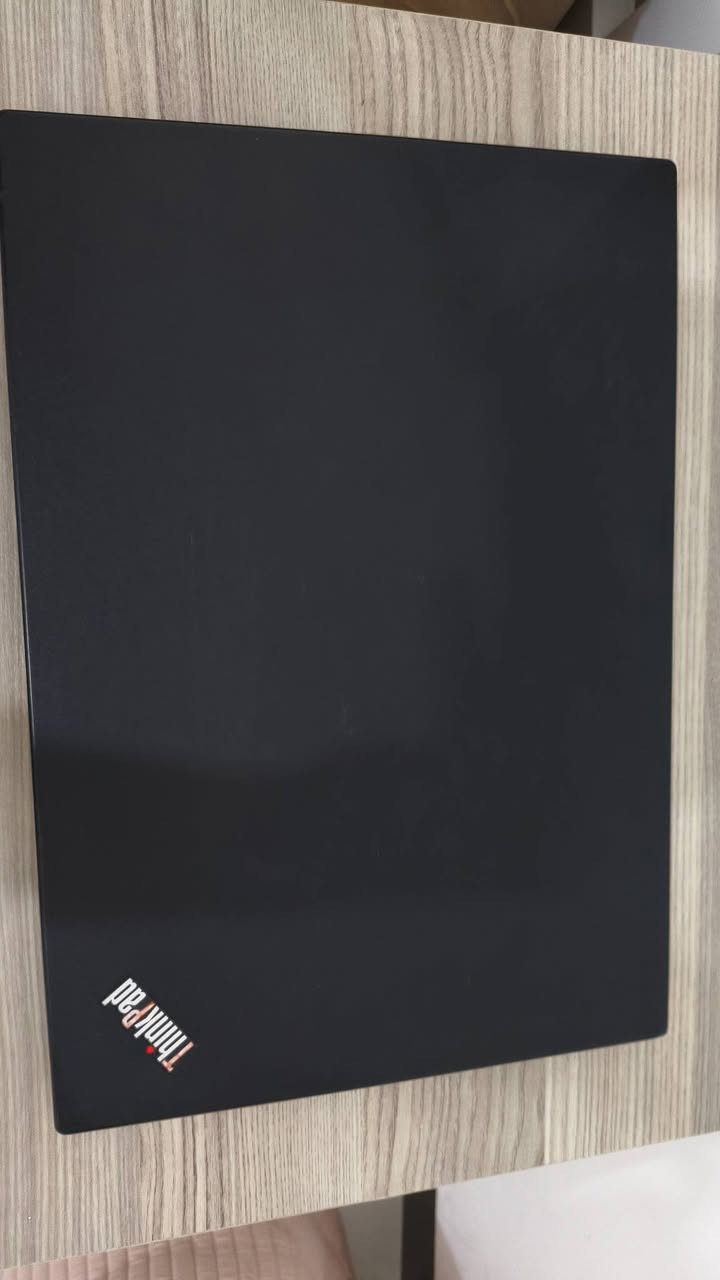 لابتوب Lenovo ThinkPad
كوراي 5 جيل 7 رام 8 كيكا وهارد 256 كيكا
نسبة صحة البطارية 85% حجم الشاشه 14 انش كارت الشاشة مدمج من نوع Intel UHD Graphics 620 منصب عليها ويندوز 11 Pro اصلي مفعل مدى الحياة ملحقاتها شاحنة وجنطة 
السعر 285 الف وبيها مجال للشراي 
واتساب او اتصال ***********
