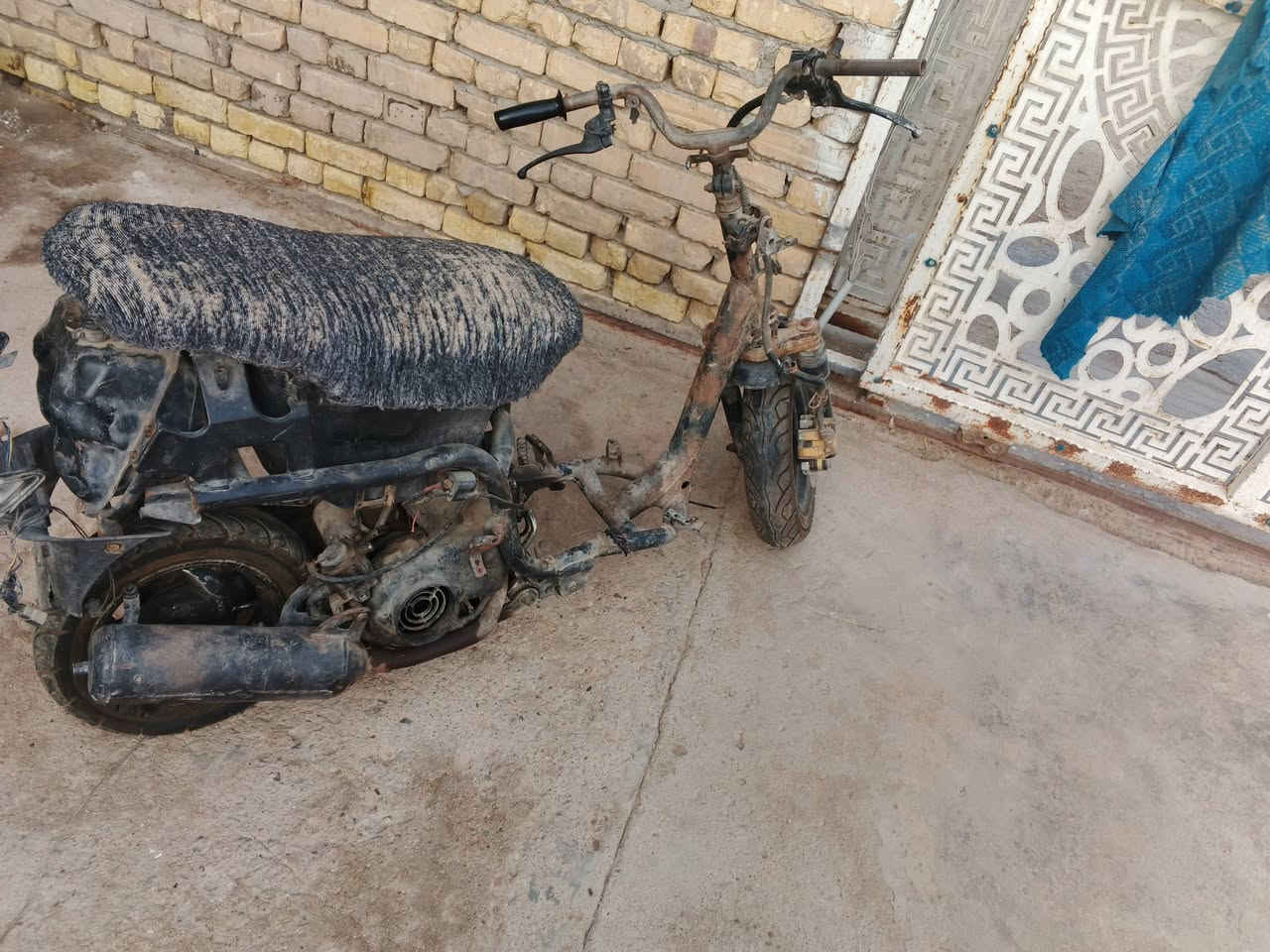 ذبانه • فراشه • حديد