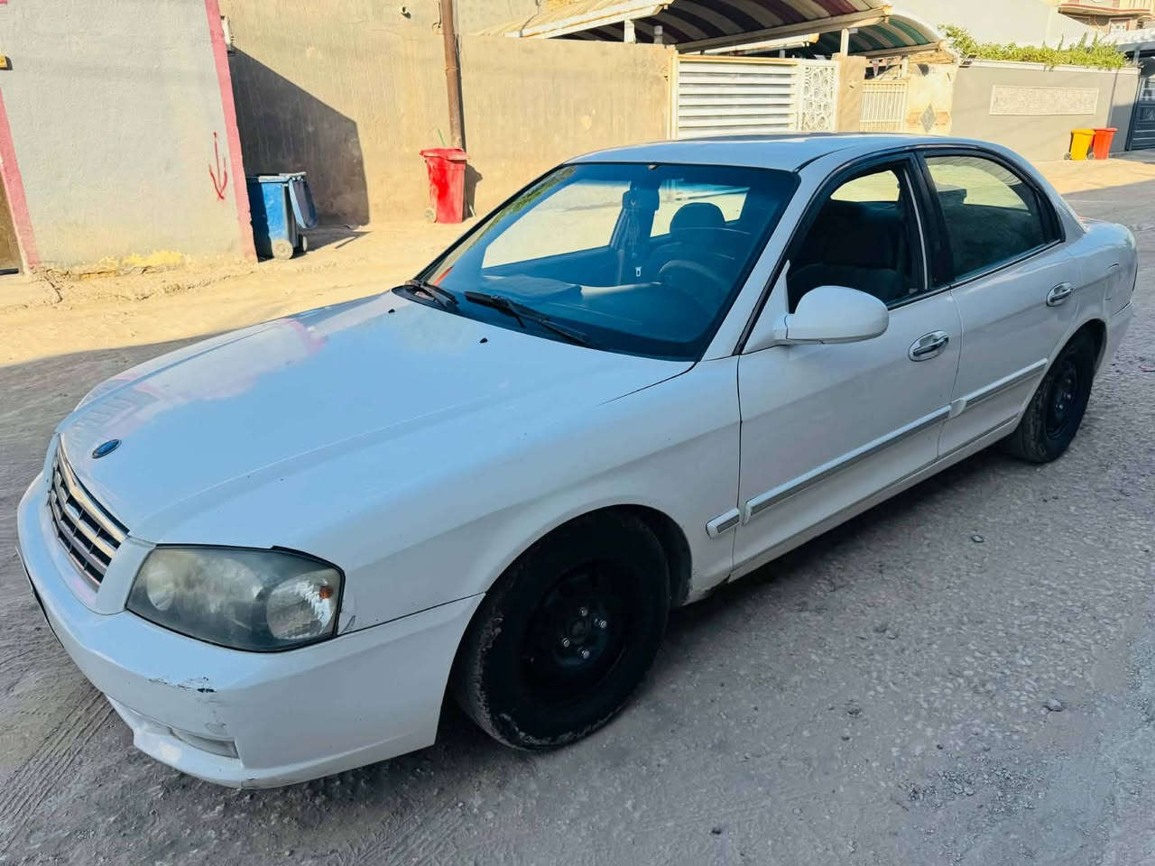 السلام عليكم
 كيا اوبتيما 2001 
 سياره كامله رقم الدولي بغداد فقط كمبريسر تبريد نقص 
سعر 55$ ورقه العنوان بابل 
هاتف *********** ابو مصطفى
